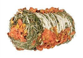 Trixie hooibaal met wortel en pompoem